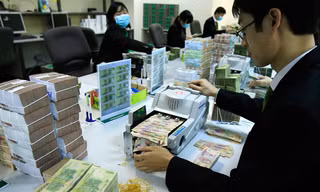 Nợ xấu, nợ công được cho là “nút thắt” trong nền kinh tế. ảnh: như ý