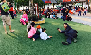 Ảnh chụp ở công viên Nghĩa Đô. Ảnh: Nguyễn Tú