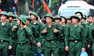 Nhiều cử nhân, đảng viên trẻ nhập ngũ