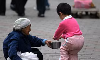 Việc làm nhỏ, góp yêu thương Bức ảnh khiến người xem có nhiều cảm xúc. 