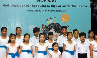 Hợp xướng Kỳ diệu biểu diễn ra mắt báo giới. Ảnh: BTC cung cấp