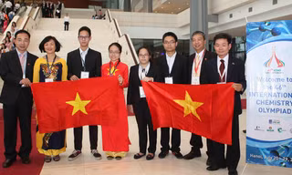 Đoàn HS Việt Nam dự thi Olympic hóa học 2014
