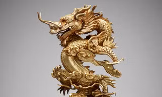 Tượng rồng vàng nguyên khối năm Thiệu Trị 2 1842, một trong số cổ vật trưng bày tại Pháp dịp này