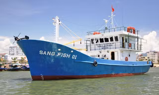 Tàu vỏ thép Sang Fish 01 tiết kiệm gần một nửa số nhiên liệu so với tàu vỏ gỗ sau chuyến biển thực nghiệm đầu tiên. Ảnh: Nguyễn Huy