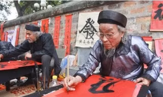 “Ông đồ” bám vỉa hè