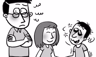 Đi với tôi, em vẫn nhắn tin cho trai cũ