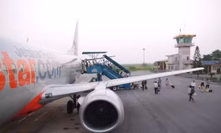 Sân bay Cát Bi tê liệt vì mây mù
