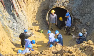 Đường ống nước Sông Đà số 1 do Vinaconex thiết kế và thi công liên tục bị vỡ tới 9 lần, gây khó khăn cho người dân thủ đô và bức xúc trong dư luận
