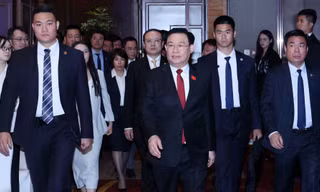 Chủ tịch Quốc hội Vương Đình Huệ đề nghị sớm kết nối đường sắt ga Lào Cai - ga Hà Khẩu Bắc 