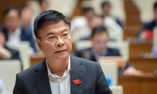 Chất vấn Bộ trưởng Tư pháp về đấu giá tài sản, kiểm soát quyền lực trong xây dựng pháp luật