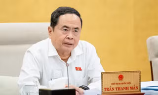 Chủ tịch Quốc hội ký ban hành các nghị quyết về công tác cán bộ