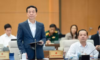 Bộ trưởng Bộ Thông tin và truyền thông: 'Đang có tình trạng bảo hộ ngược' 