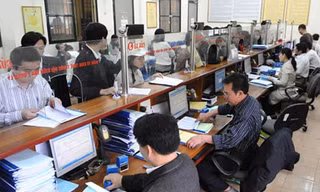 Nguyên Thứ trưởng Nội vụ: Chuyển viên chức thành 'công chức hợp đồng' phải sửa luật