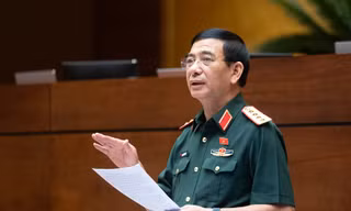 Bộ trưởng Quốc phòng trình Luật Sĩ quan Quân đội nhân dân Việt Nam sửa đổi 