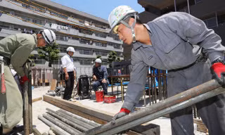Đề xuất bỏ Quỹ hỗ trợ việc làm ngoài nước, lao động không phải đóng tiền dịch vụ