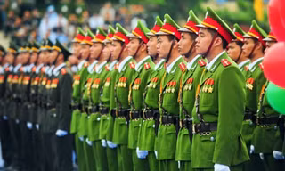 Quy định cụ thể chức vụ của sĩ quan công an có cấp bậc hàm cao nhất là Trung tướng, Thiếu tướng