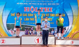Nữ sinh lớp 12 giành giải nhất thi việt dã