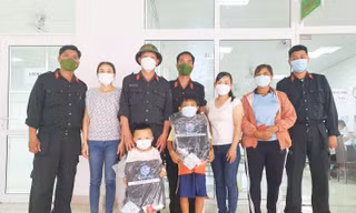 Cảnh sát cơ động hiến máu cứu bệnh nhi mắc COVID-19 và tan máu bẩm sinh