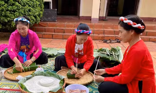 Nghệ nhân thủ phủ cà phê gói bánh chưng, giã bánh giầy dâng cúng các vua Hùng
