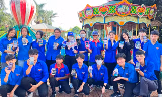 Tuổi trẻ Đắk Lắk thi tìm hiểu Nghị quyết Đại hội Đoàn toàn quốc trong lúc chờ thí sinh thi