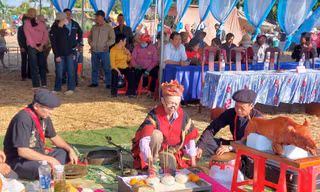 Người dân tộc Tày, Nùng vui Lễ hội lồng tồng