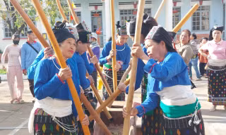 Điệu múa khua luống của bà con dân tộc Thái