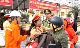 Công an Đắk Nông tiếp sức người dân trên đường về quê đón Tết