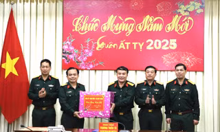 Đoàn công tác Tổng cục Chính trị kiểm tra, chúc Tết tại tỉnh Đắk Lắk