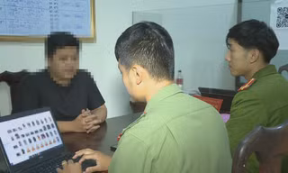 Sau khi chia tay, dùng clip nóng làm nhục bạn gái cũ 