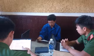 Người đàn ông ‘nổ’ quen biết nhiều lãnh đạo để lừa ‘chạy án’ 