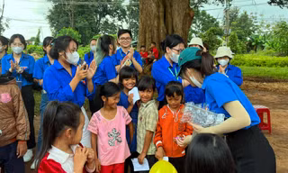 Nhiều sân chơi bổ ích cho thiếu nhi Đắk Lắk mùa trăng yêu thương