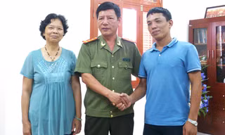 Mẹ đẻ và chồng nạn nhân Huyền vô cùng cảm ơn sự giúp đỡ của Công an huyện Gia Lâm trong việc tìm kiếm, giám định xác nạn nhân