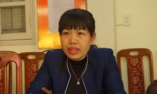 Hiệu trưởng Trường tiểu học Sài Đồng trao đổi với báo chí về sự việc