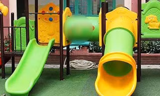 Nhà leo kết hợp cầu trượt