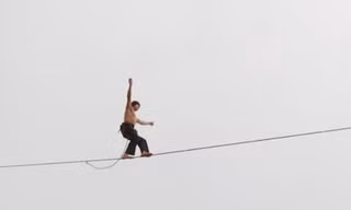 Đi trên dây qua hai ngọn núi cao nhất nước Áo