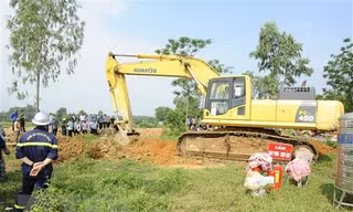 Bản tin 8H: Cưỡng chế giải phóng mặt bằng để thực hiện cải tạo sông Tích ở Hà Nội