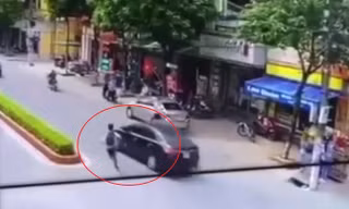Học sinh cấp 2 gặp nạn vì chạy 'tạt đầu' ô tô
