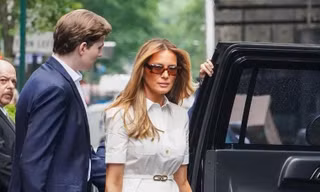 Con trai ông Trump xuất hiện gây chú ý với chiều cao 2,01 m