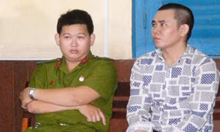 Ghen với vợ, chém chết hai con ruột