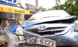 'Xe điên' đâm liên hoàn trên phố Thái Hà