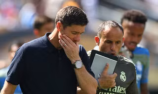 HLV Alonso hứa hẹn 'kỷ nguyên mới' cho Real Madrid sau thất bại đậm trước PSG