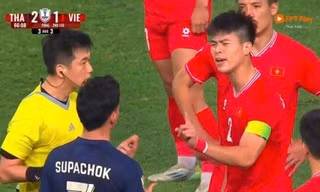 Đội trưởng Duy Mạnh tiết lộ cuộc nói chuyện đặc biệt với Supachok về pha làm bàn thiếu 'fair-play' 