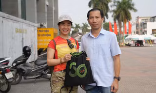 Không khí sôi nổi ngày đầu nhận racekit Tiền Phong Marathon 2025