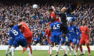 Liverpool thua đậm Chelsea sau khi đã vô địch Ngoại hạng 