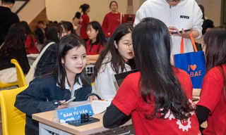 Thí sinh cần lưu ý những điểm mới trong xét tuyển ĐH năm 2025 Ảnh: NEU