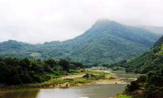Thượng nguồn sông Vu Gia - ảnh Hoài Văn