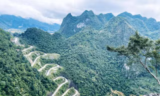 Toàn cảnh con đèo 14 tầng 