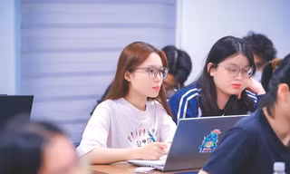 Sinh viên ĐHQG Hà Nội trong lớp học Ảnh: NGHIÊM HUÊ