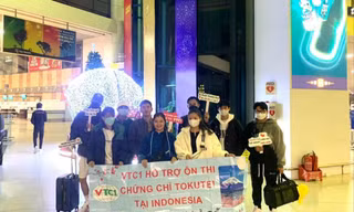 Một nhóm lao động Việt phải bỏ ra cả nghìn USD sang Indonesia thi tuyển để sang Nhật làm việc
