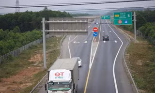 Bộ GTVT đề xuất mức thu phí sử dụng cao tốc đầu tư bằng ngân sách từ 900 - 5.200 đồng/km 
